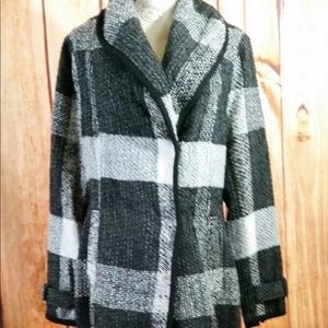 Guess Coat plaid NWOT